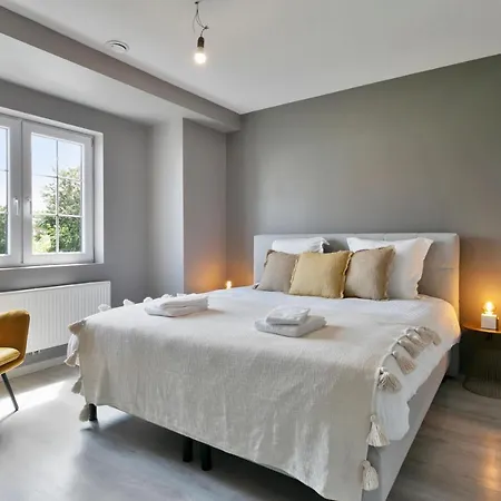 Spacious And Peaceful Farmhouse In The Countryside Of Knokke * קנוקה-הייסט
