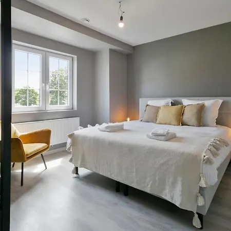 Spacious And Peaceful Farmhouse In The Countryside Of Knokke *